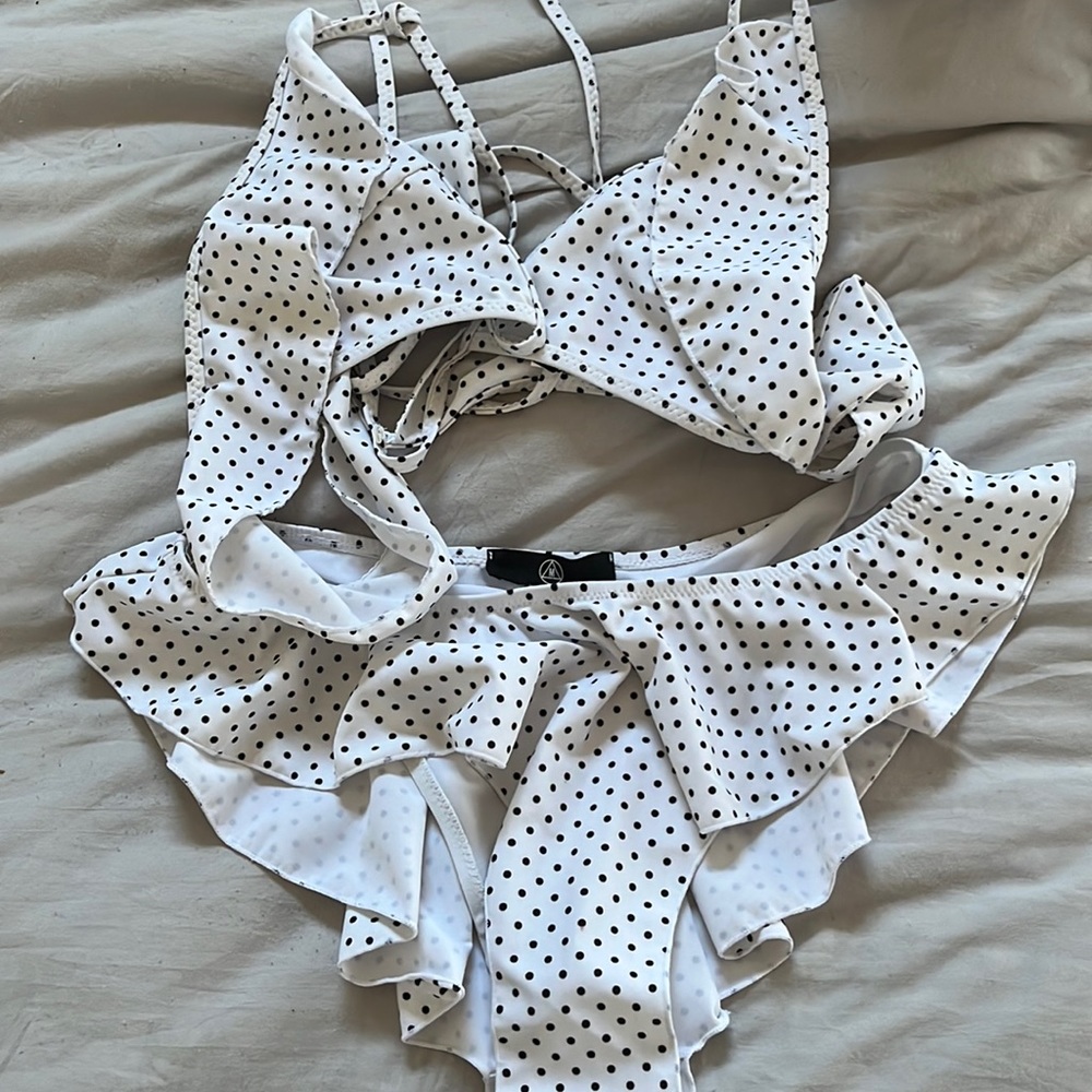 Misguided polka dot ruffle swimsuit bottoms size 4, top size 6